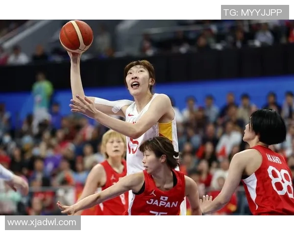 亚特兰大梦与康涅的激烈对决展现女篮实力与团队默契 亚特兰大梦与康涅的激烈对决展现女篮实力与团队默契