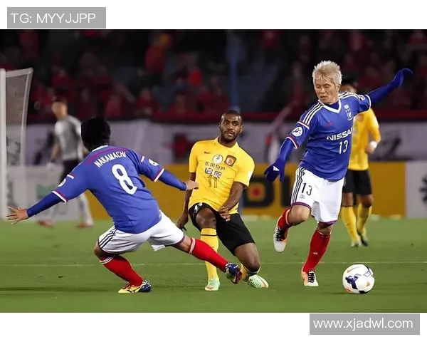 山形山神与冈山绿之战激烈对决展现足球魅力与团队精神 山形山神与冈山绿之战激烈对决展现足球魅力与团队精神