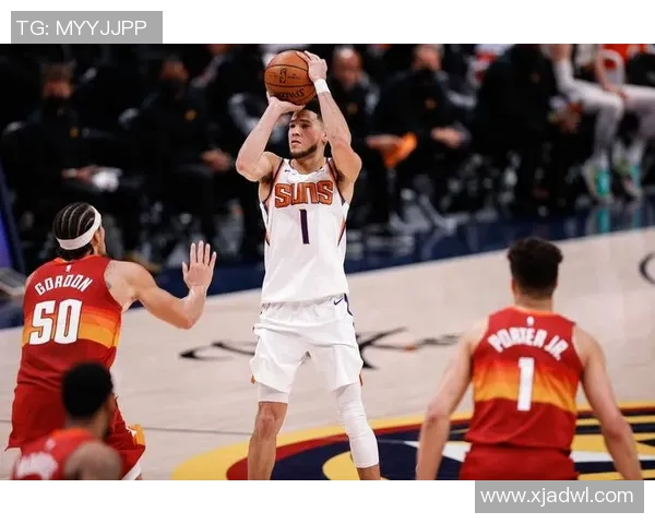 德文布克引领太阳队崛起展现超凡篮球才华与领袖魅力 德文布克引领太阳队崛起展现超凡篮球才华与领袖魅力