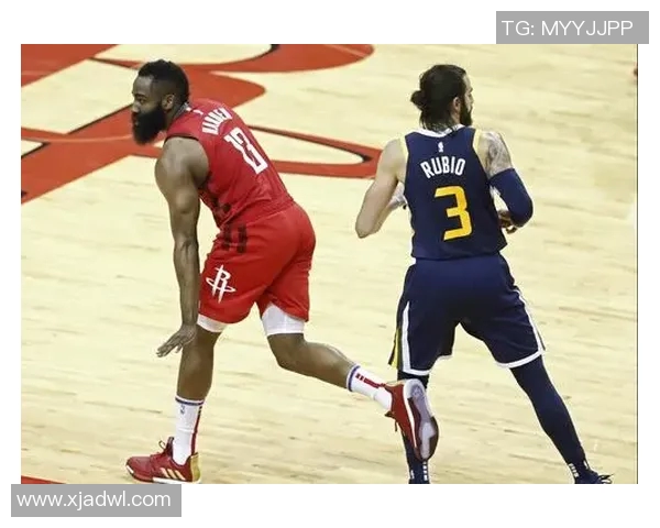 2004年NBA季后赛火箭对决马刺的经典之战回顾与分析